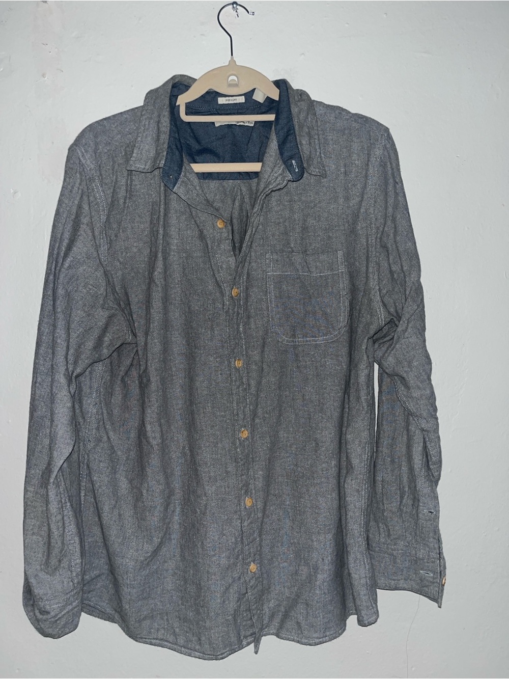 Men's Casual Gray Button-Down Shirt